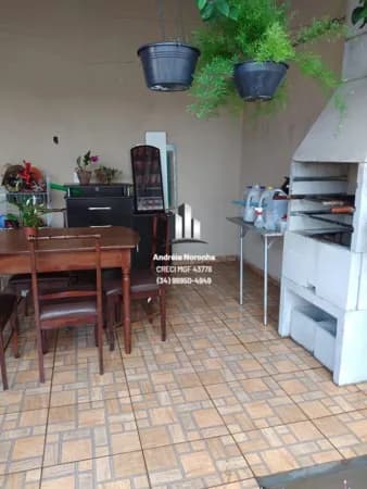 🏠 CASA A VENDA NA AVENIDA DILERMANDO GOMES DE DEUS 🏠