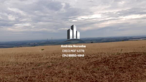 Fazenda 1060 Hectares em Araxá/MG - De Porteira Fechada