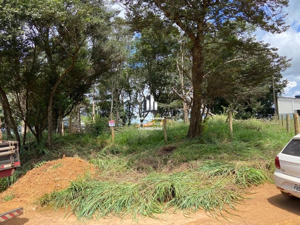 Terreno Comercial em frente ao Restaurante do Rivalcino