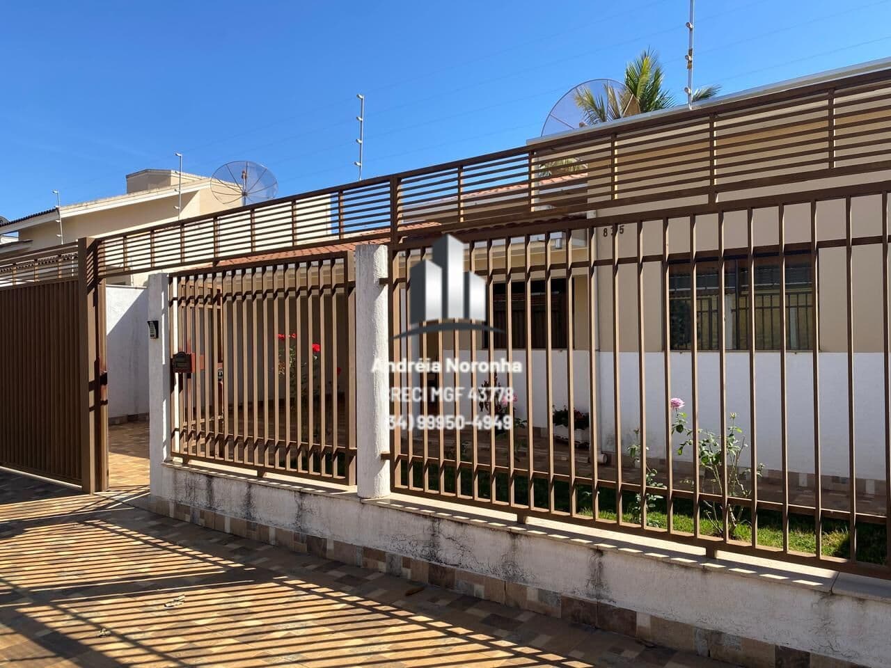 CASA B. RESIDENCIAL GRAMADO - IDEAL PARA PRÉDIO - REDUZIU PREÇO PRA VENDER RÁPIDO