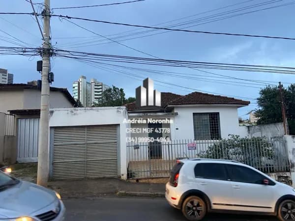 Casa na Rua Teófilo Otoni