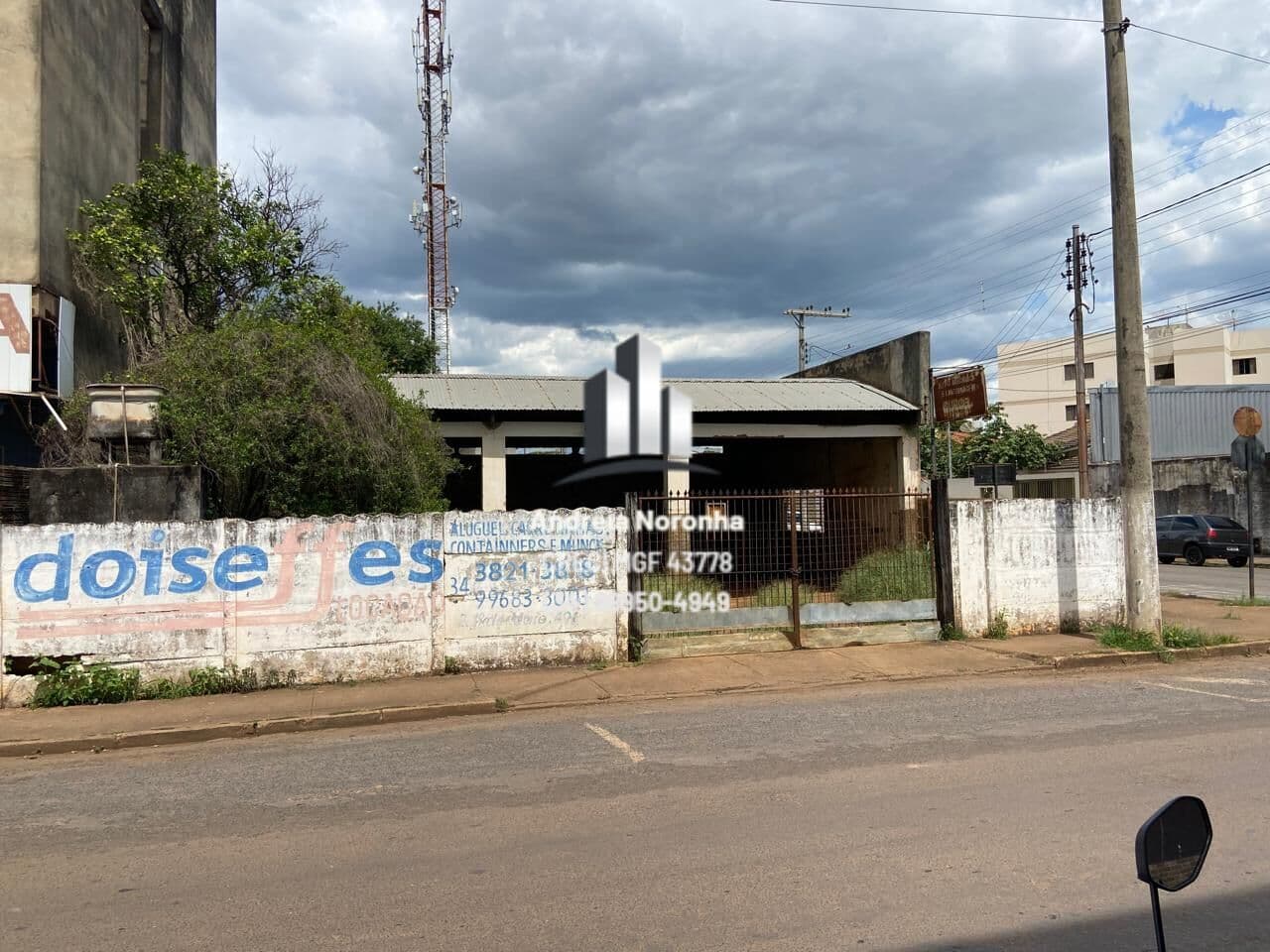 IMÓVEL COMERCIAL DE ESQUINA NA RUA OURO PRETO - PRÓXIMO A ORLA DA LAGOA