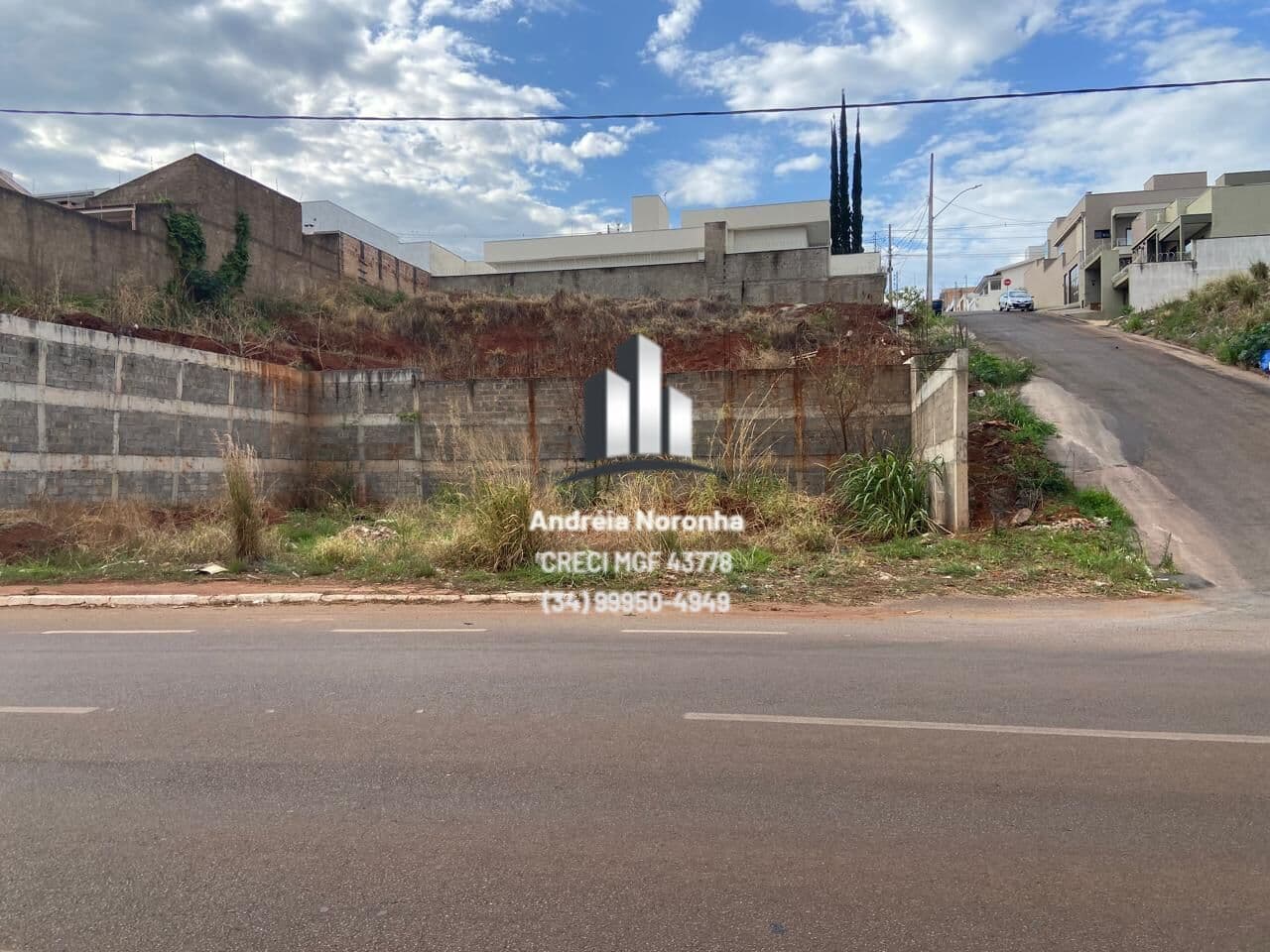 Terreno de esquina 630 m² na Av. Fátima Porto