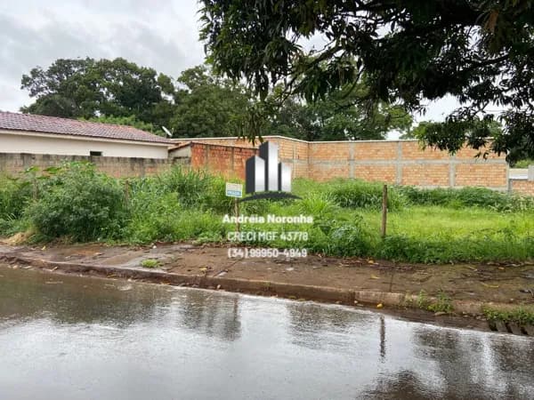 Lote Comercial na rua São Geraldo