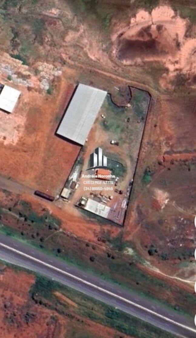 Área Comercial em Frente à Rodovia