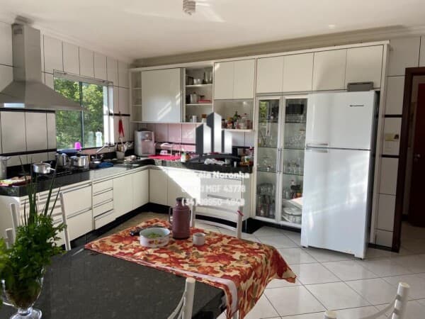 Apartamento na Avenida JK / Jd. Paulistano
