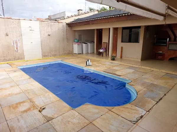 Casa com Piscina Bairro Alto Limoeiro