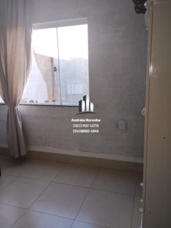 CASA A VENDA - RESIDENCIAL BARREIRO