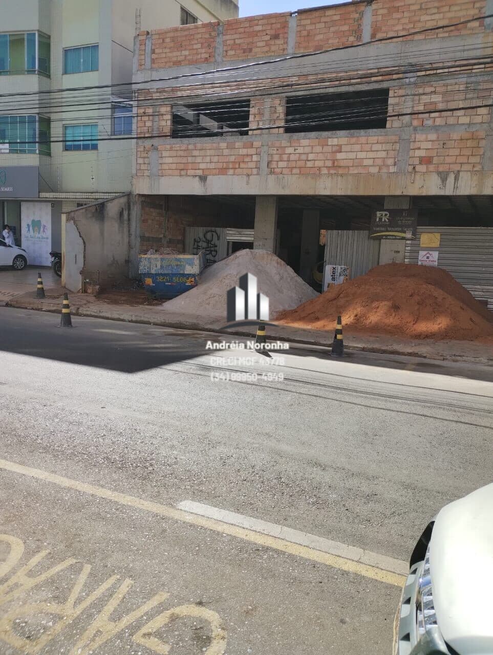 Loja na rua Ataualpa Dias Maciel