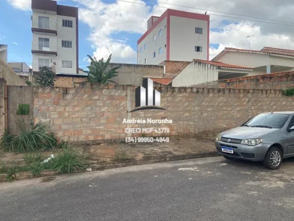 Lote 324 m² no bairro Cerrado