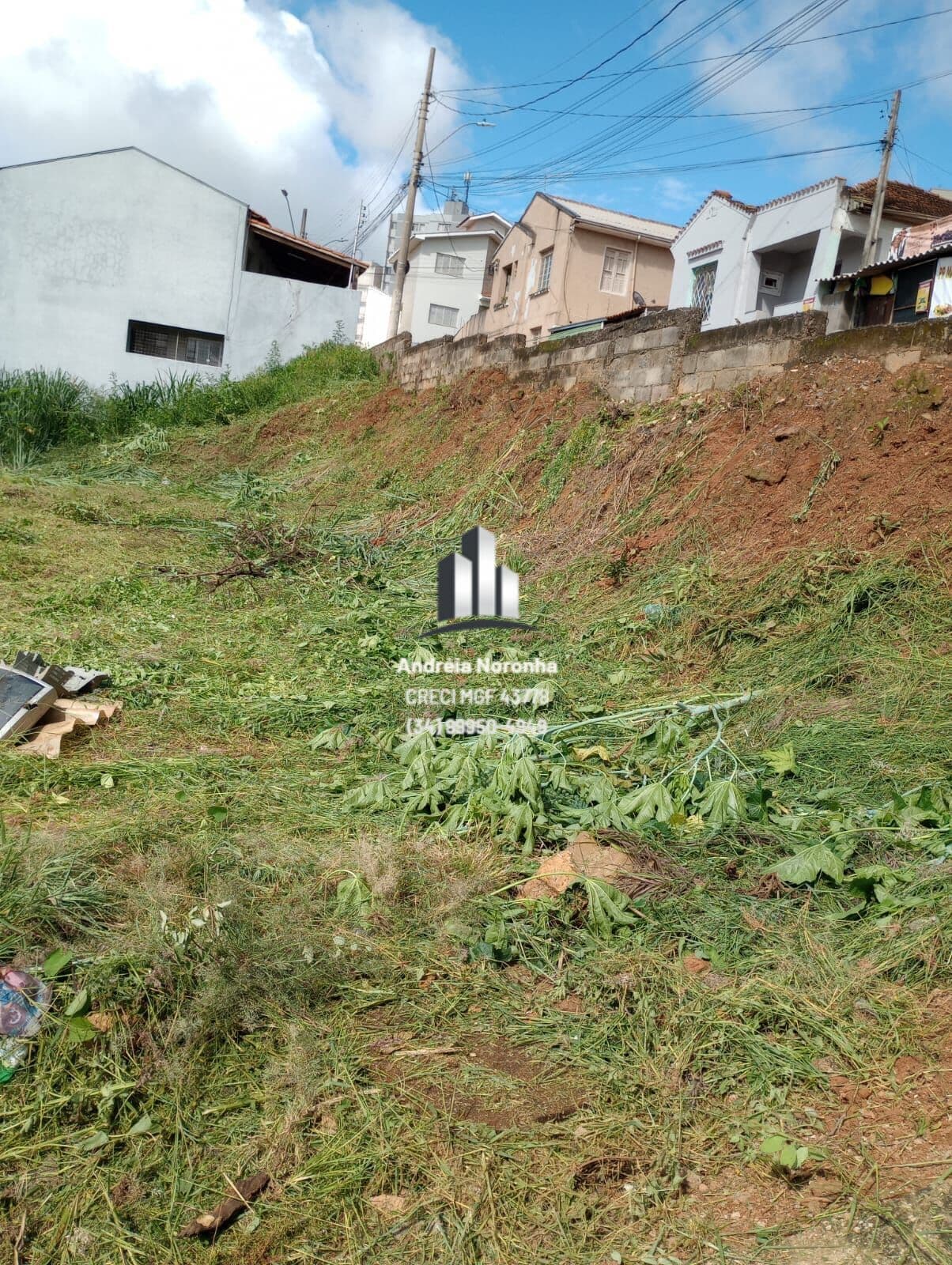 Lote de Esquina no Centro