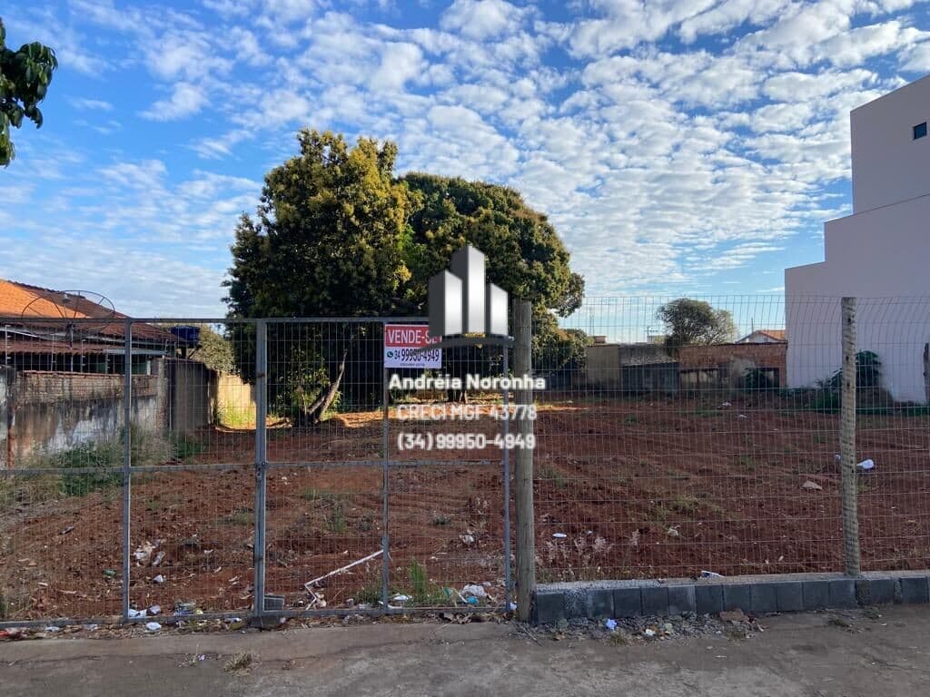 Lote Comercial na Avenida Brasil