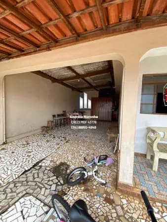 VENDE-SE 2 CASAS BAIRRO ELDORADO