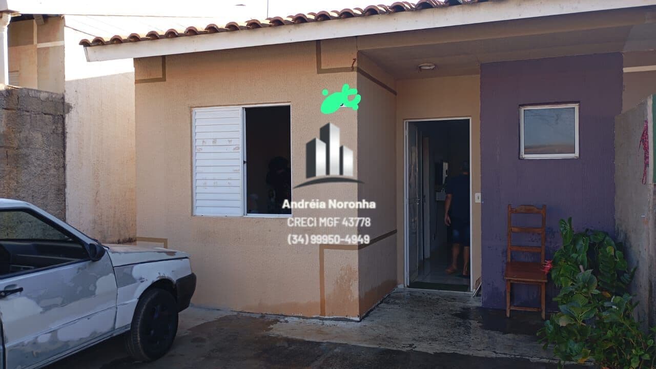 CASA NO CONDOMÍNIO MORADAS