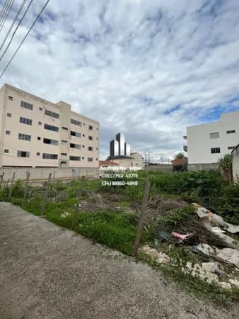 Lote Comercial de Esquina na Avenida do bairro Residencial Gramado