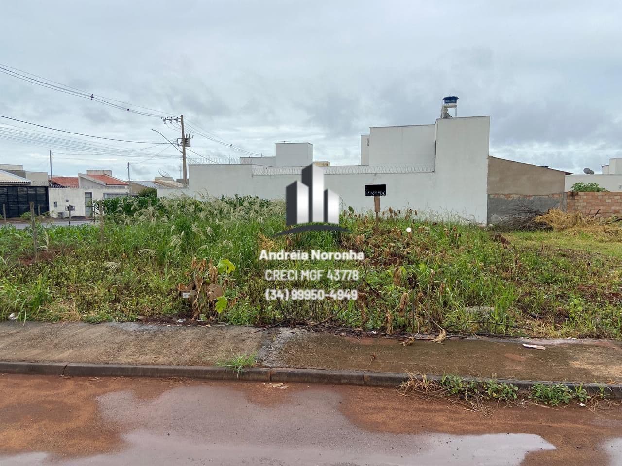 Lote 273 m² na Avenida Angra dos Reis