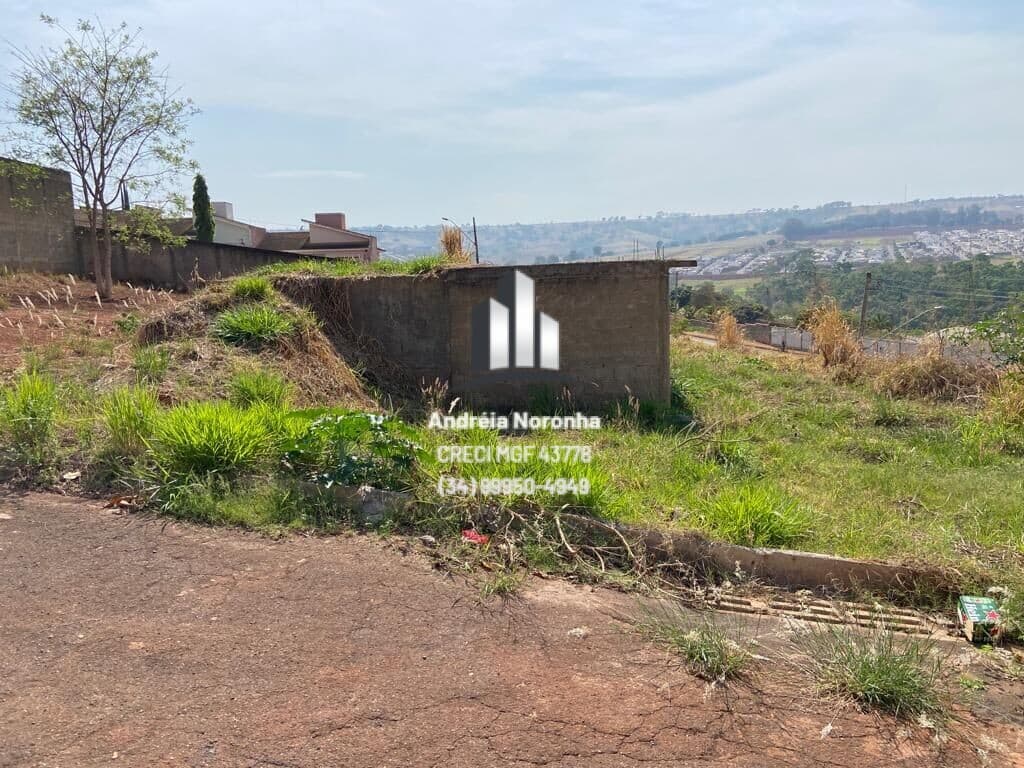 Lote no bairro Jardim Califórnia