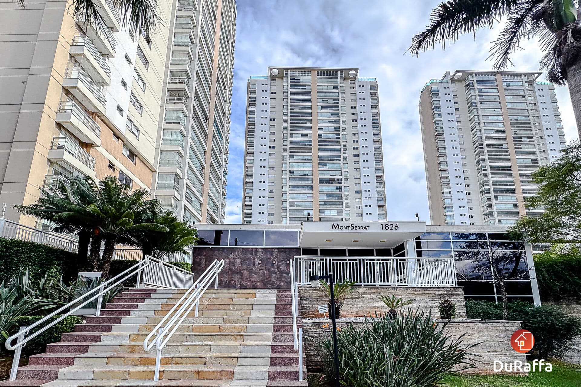 Apartamento Alto Padrão - Monte Serrat - TODO MOBILIADO