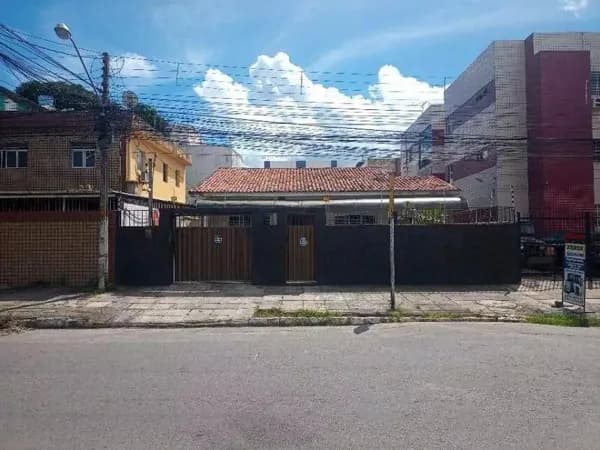 Casa PadrãoCasa à venda em leilão