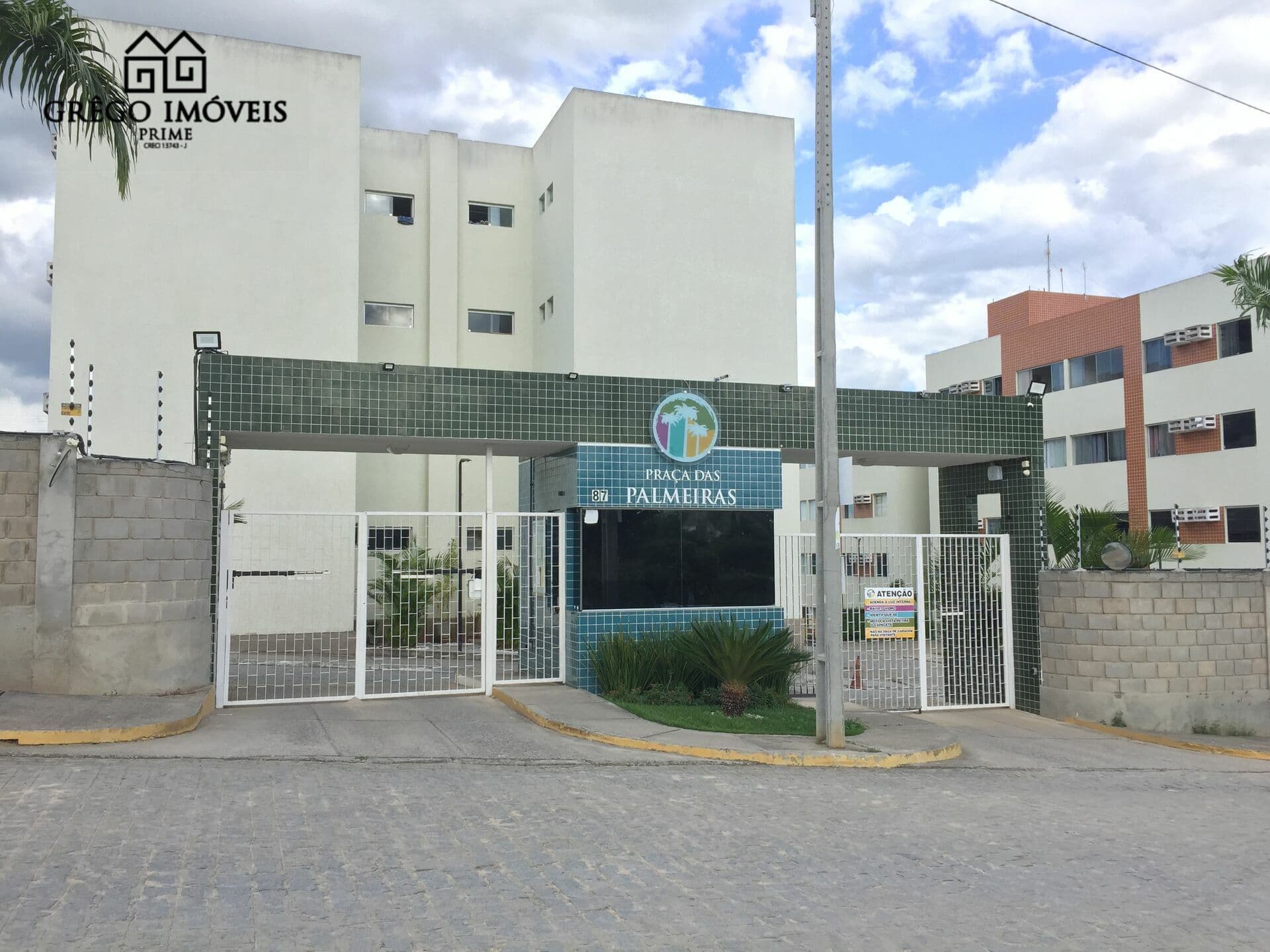 Apartamento à venda no Residencial Praça das Palmeiras | Indianópolis