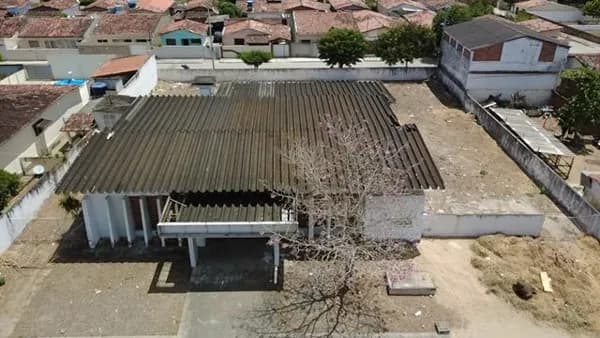 Prédio/Edifício Inteiro em Salgado de São Félix - Centro