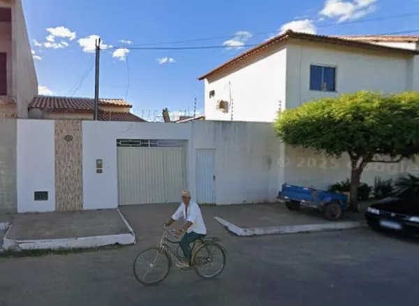 CASA A VENDA A PREÇO ABAIXO - IBOTIRAMA - SÃO FRANCISCO