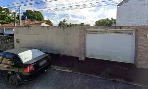 Casa Padrão com terreno bom para construir edficio
