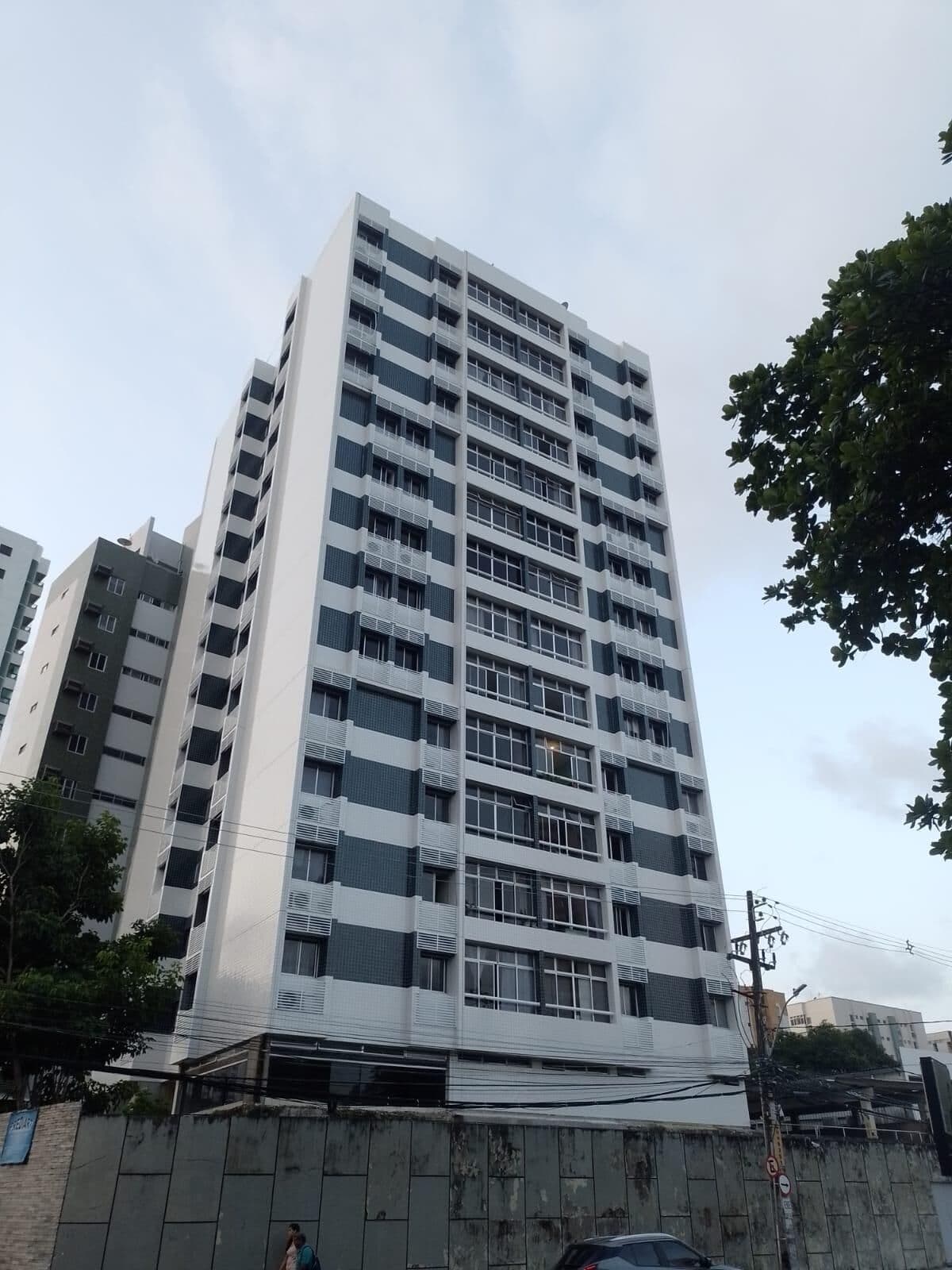 VENDE APARTAMENTO NA PROXIMA PRAÇA DERBY RECIFE