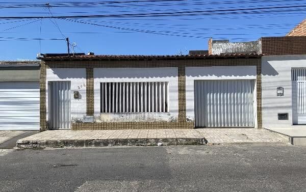 ARACAJU - JOSE CONRADO DE ARAUJO – CASA VENDE-SE