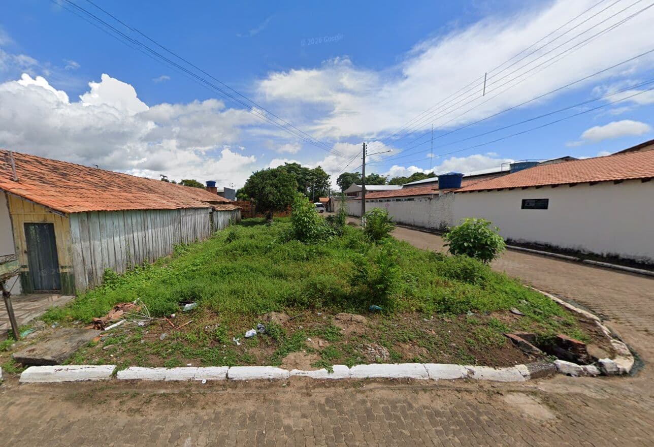 TERRENO QUE PERTENCIA AO CORREIOS Comercial/RESIDENCIAL com 175m² - Cidade: ITUPIRANGA Estado: PA