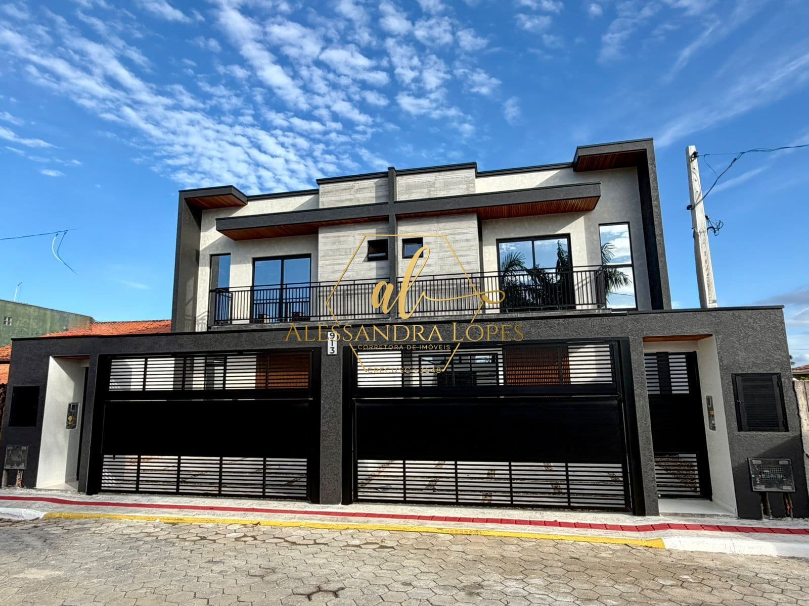 Sobrado Alto Padrão com Piscina em Itajuba- Barra Velha.