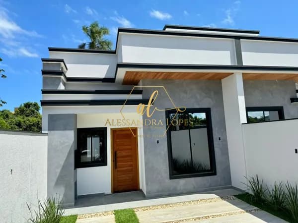 Casa Alto Padrão a 550 metros da Praia em Barra Velha.