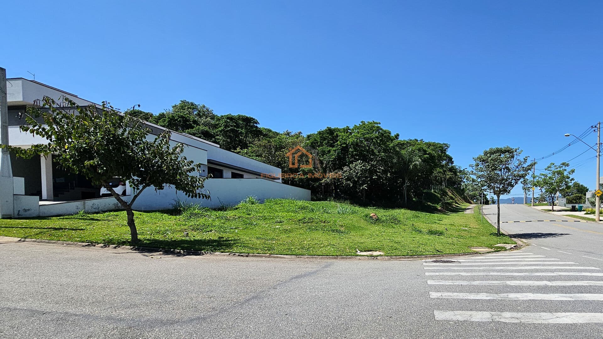 TERRENO DE ESQUINA BOSQUE DO HORTO - JUNDIAÍ SP