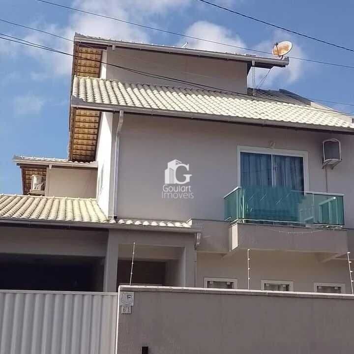 Sobrado em Penha - Centro
