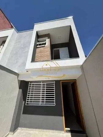 Sobrado com2 Suítes, 2 vagas de garagem