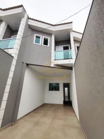 Sobrado Novo com 2 suítes e fino acabamento