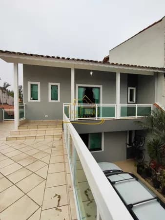 Sobrado 300 M² com 3 dormitórios 1 Edícula nos fundos, 4 vagas de garagem