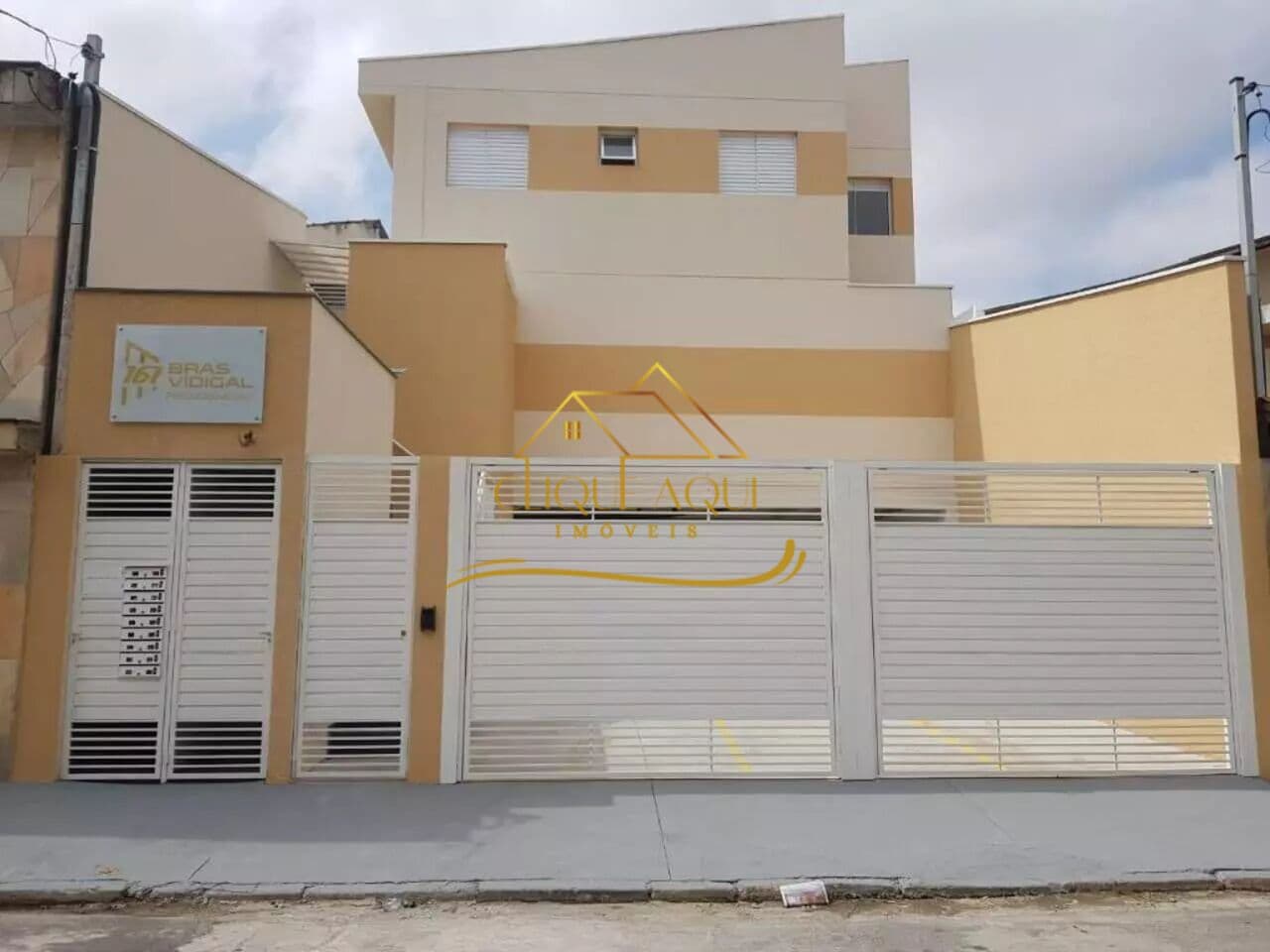 Sobrado em condomínio fechado 40m²