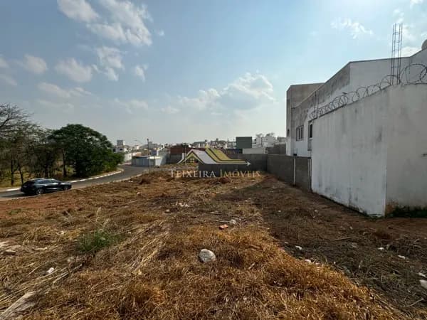 Lote/Terreno em Passos - Parque das Aroeiras