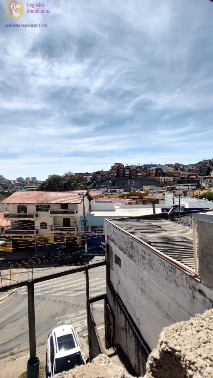 Terreno para venda com 3 casas em Altos de Jordanésia