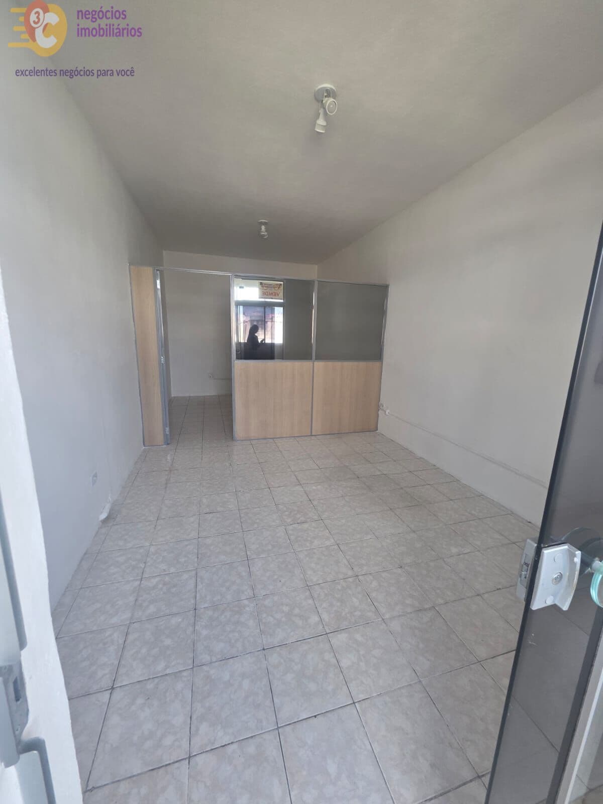 Sala comercial para locação Centro Jordanésia