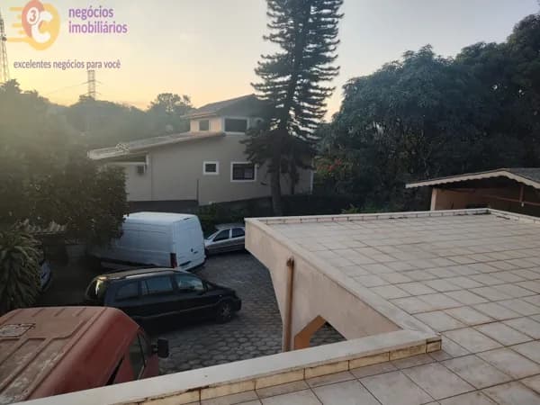 Chácara com 3 casas para venda Jordanésia