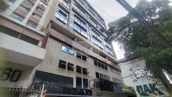 🏢 Sala Comercial Reformada – Centro Empresarial Leonardo da Vinci – Rua Haddock Lobo, 356 – Tijuca, Rio de Janeiro