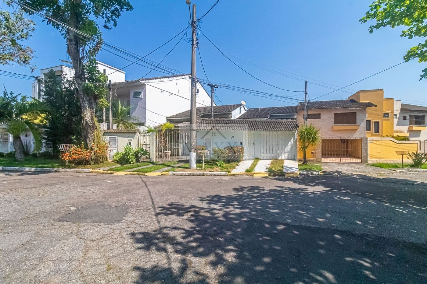 Casa à Venda no Condomínio Terral PASSANDO POR REFORMA