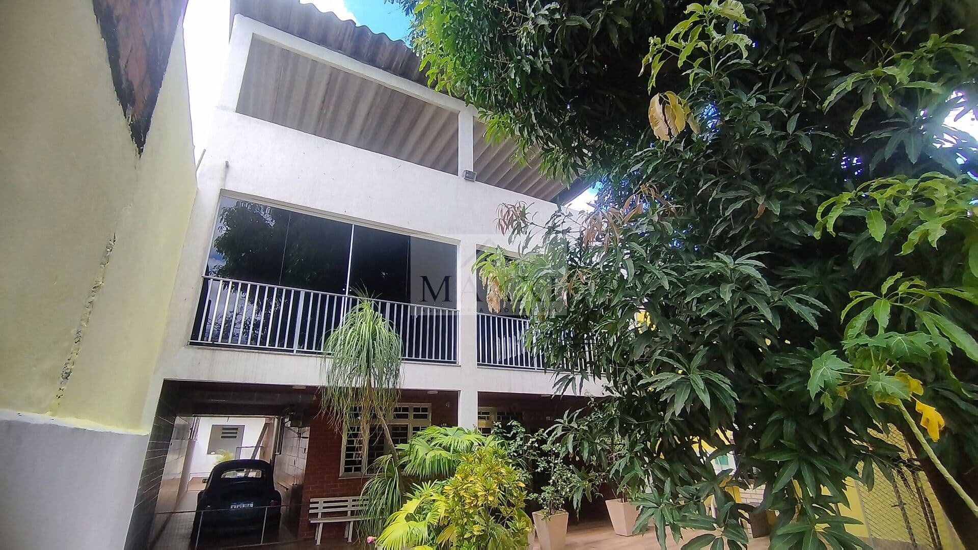 🏡 Ampla Casa Duplex com Anexo, Churrasqueira e 8 Vagas – Taquara