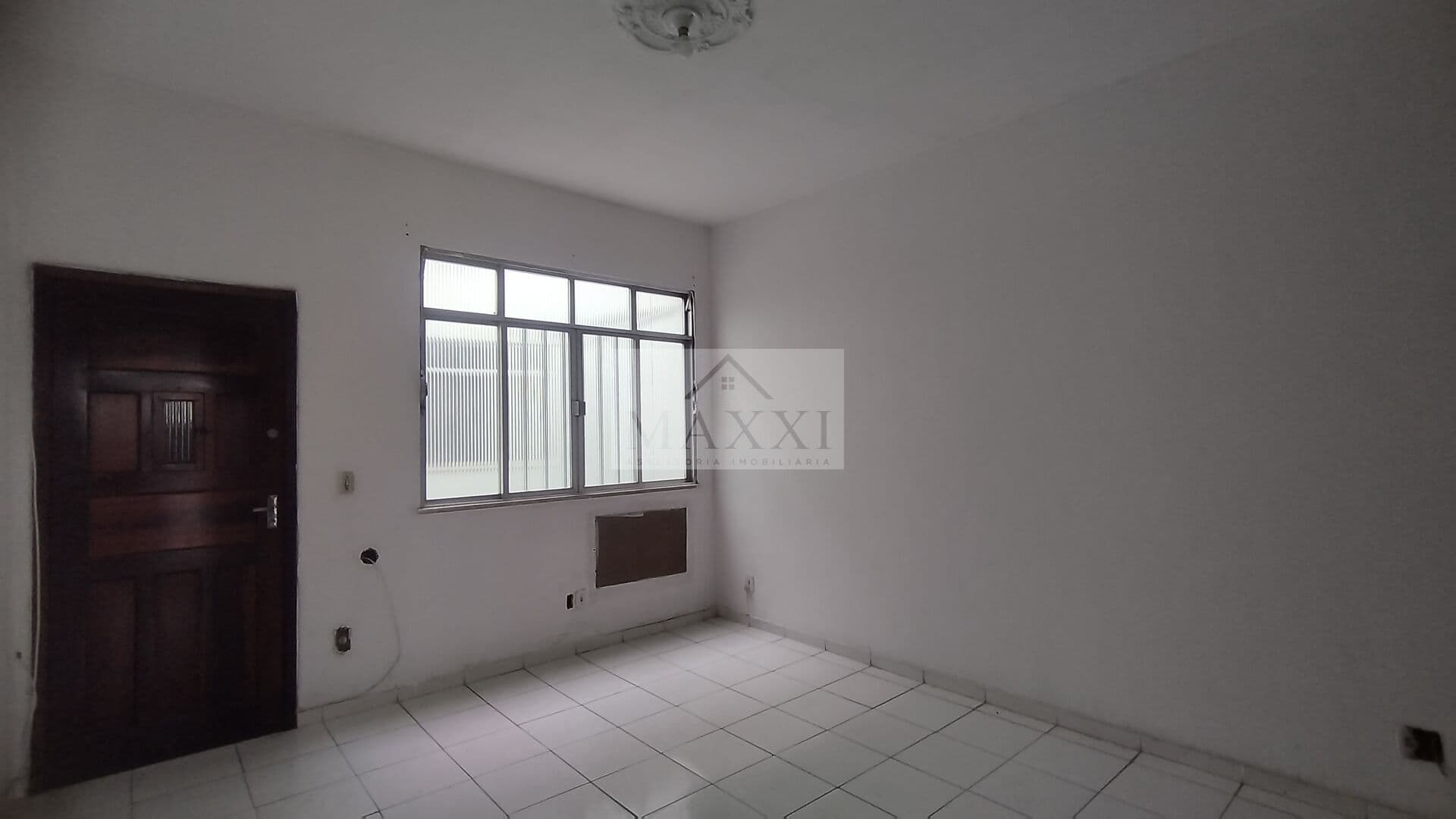 Apartamento espaçoso e acolhedor de 120m² no Tanque – conforto, praticidade e excelente localização.