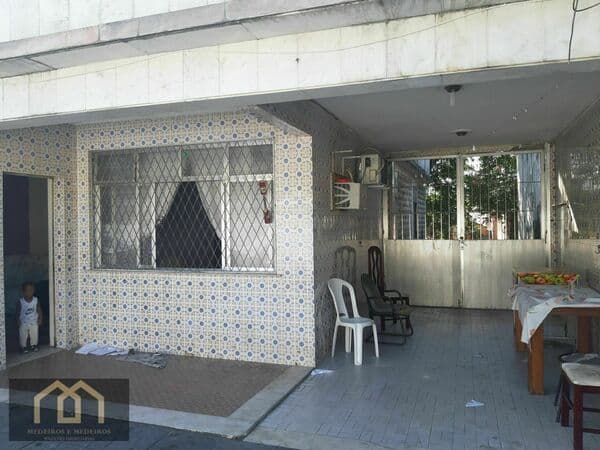 casa em terreno de 495m2