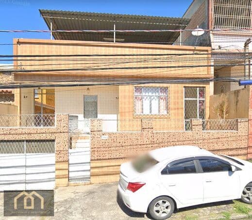 2 Casas com terraço e terreno