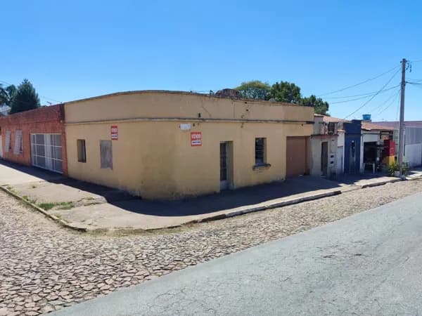 Casa para Reforma e/ou Demolição