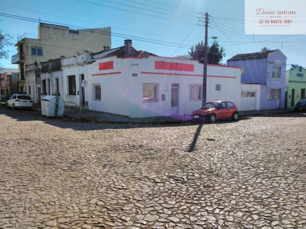 Casa central de esquina